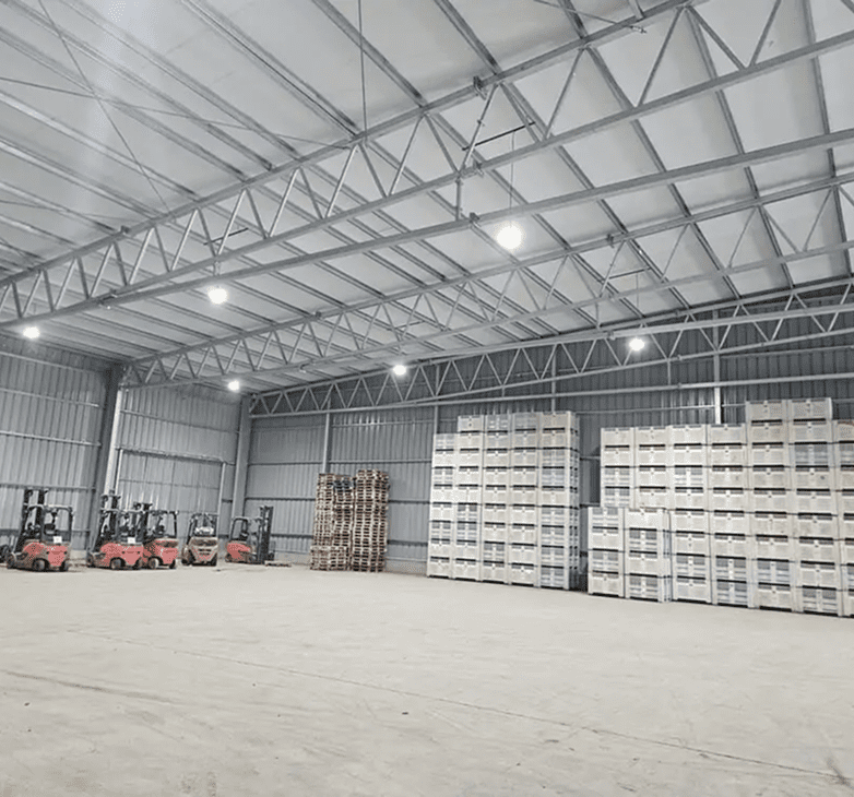 Estructuras metálicas industriales Dinova en Colombia, diseño eficiente y duradero para almacenamiento y logística.